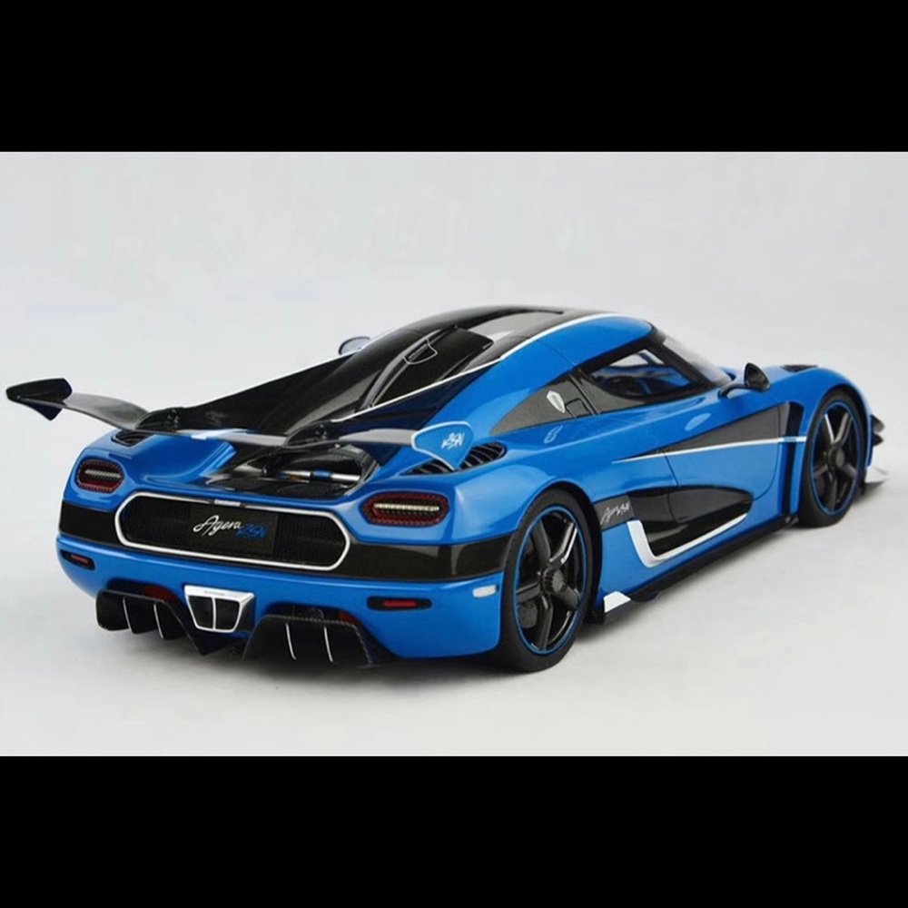 1:18 scale resin Frontiart Keonigsegg Agera RS.